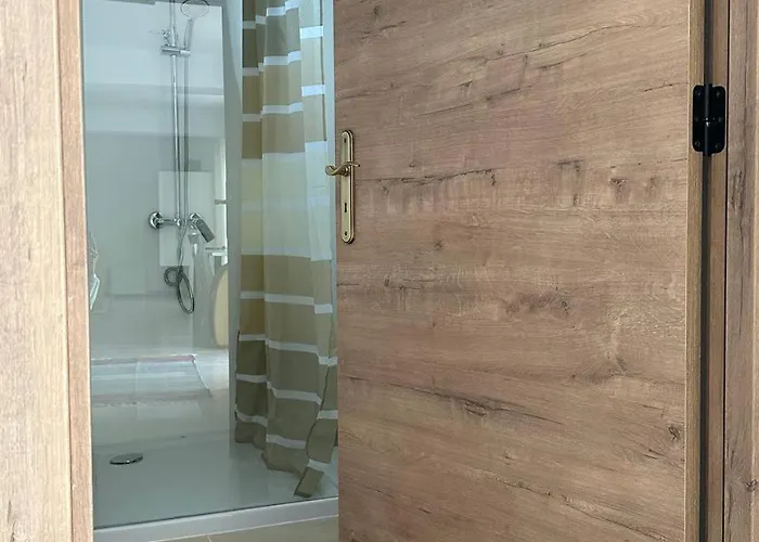 Semesterbostad Taverna *